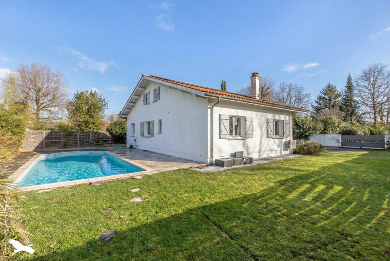Vente Maison MARTIGNAS SUR JALLE - 8 pièces -185 m² - (33127)
