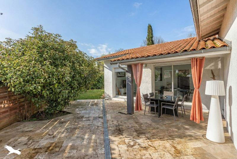 Vente Maison MARTIGNAS SUR JALLE - 8 pièces -185 m² - (33127)