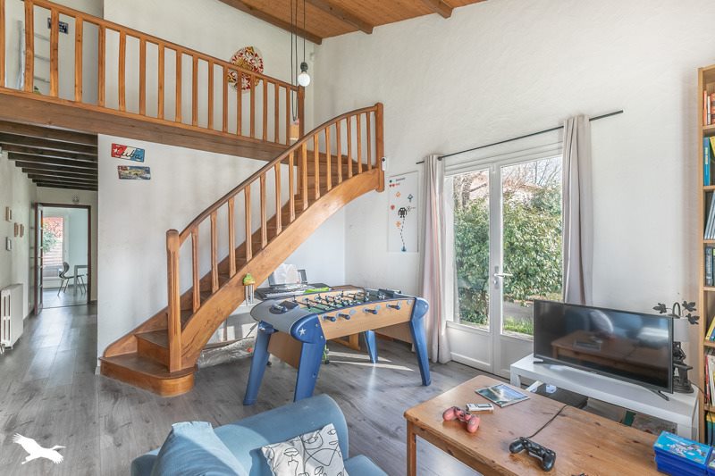 Vente Maison MARTIGNAS SUR JALLE - 8 pièces -185 m² - (33127)