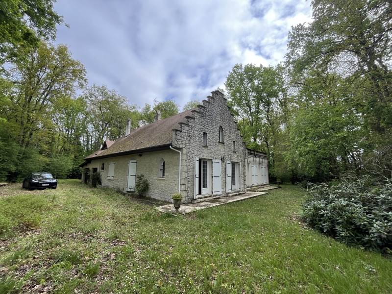 Vente Maison MARTIGNAS SUR JALLE - 8 pièces -248 m² - (33127)