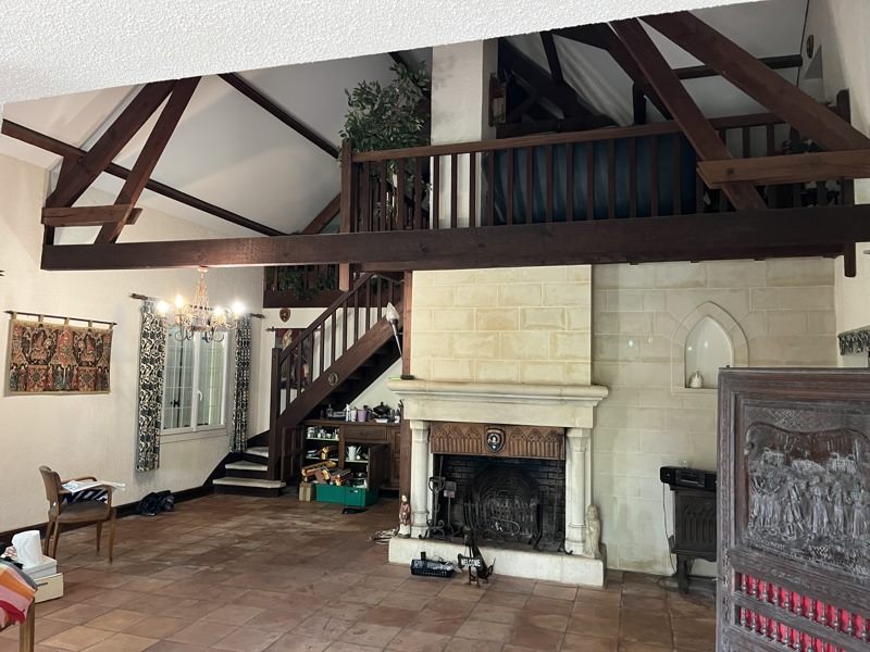 Vente Maison MARTIGNAS SUR JALLE - 8 pièces -248 m² - (33127)