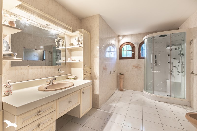 Vente Maison MARTIGNAS SUR JALLE - 6 pièces -130 m² - (33127)