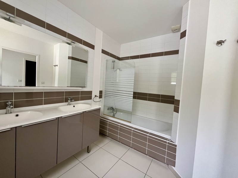 Vente Maison MARTIGNAS SUR JALLE - 5 pièces -112 m² - (33127)