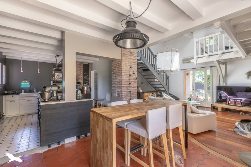 Vente Maison MARTIGNAS SUR JALLE - 6 pièces -166 m² - (33127)