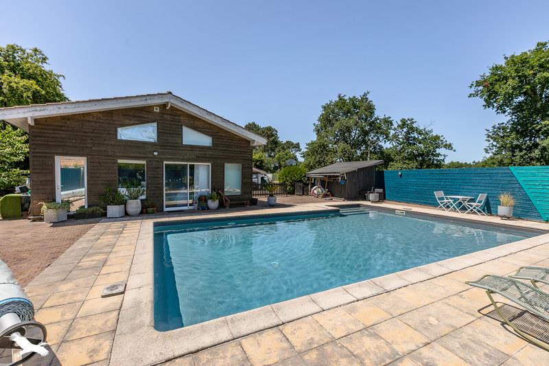 Vente Maison MARTIGNAS SUR JALLE - 6 pièces -166 m² - (33127)