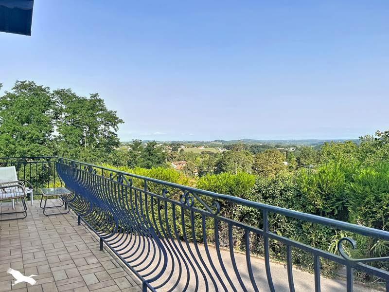 Vente Maison Cambo-les-Bains - 9 pièces -260 m² - (64250)