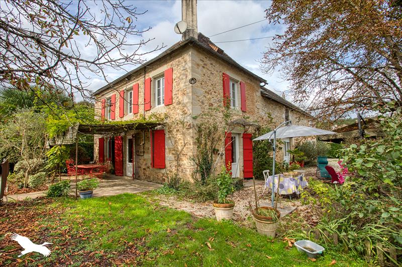 Maison 8 pièces 203 m² · à Terrasson-Lavilledieu · 203 m² · 296 800 €
