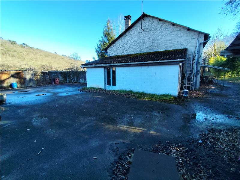 Vente Maison TERRASSON LAVILLEDIEU - 8 pièces -110 m² - (24120)