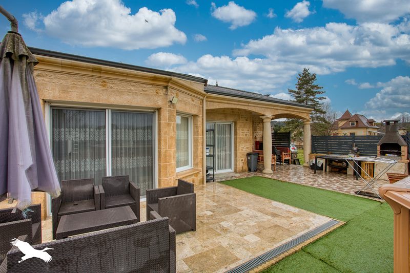 Vente Maison TERRASSON LAVILLEDIEU - 6 pièces -135 m² - (24120)