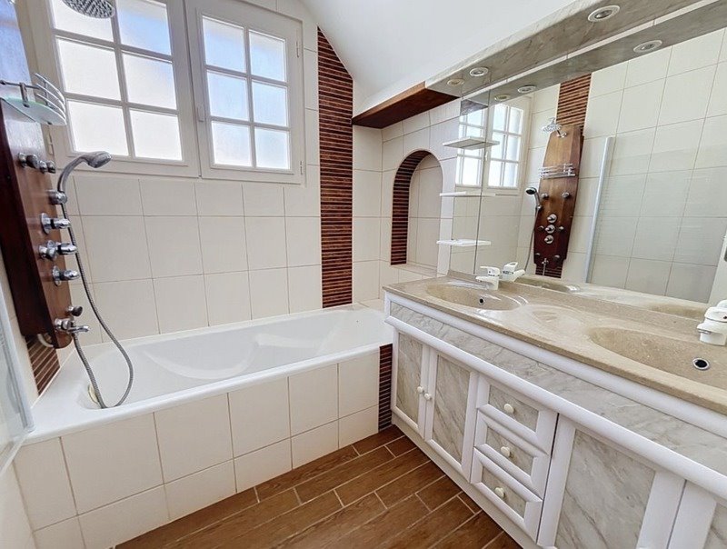 Vente Maison ST PANTALEON DE LARCHE - 4 pièces -101 m² - (19600)
