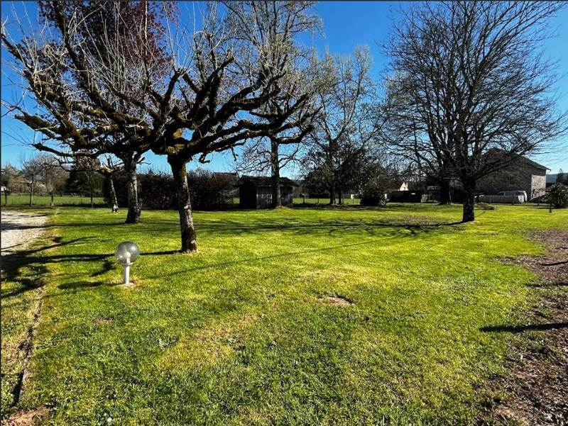 Vente Terrain ST PANTALEON DE LARCHE - -1103 m² - (19600)