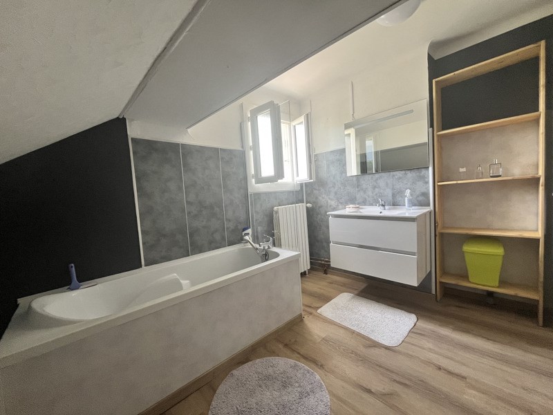 Vente Maison TERRASSON LAVILLEDIEU - 5 pièces -108 m² - (24120)