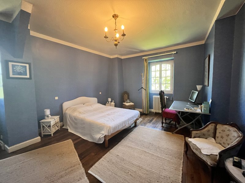 Vente Maison LARCHE - 5 pièces -210 m² - (19600)