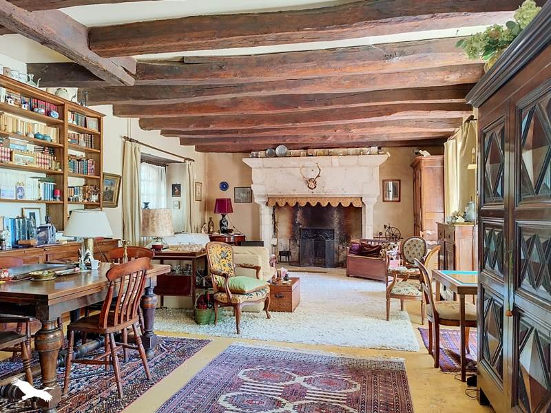 Vente Maison Terrasson-Lavilledieu - 8 pièces -257 m² - (24120)