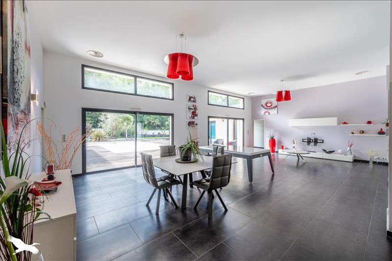 Vente Maison CASTRES GIRONDE - 7 pièces -218 m² - (33640)