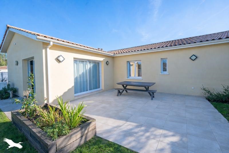 Vente Maison ST SELVE - 7 pièces -131 m² - (33650)
