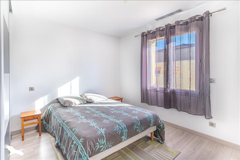 Vente Maison ST SELVE - 7 pièces -131 m² - (33650)