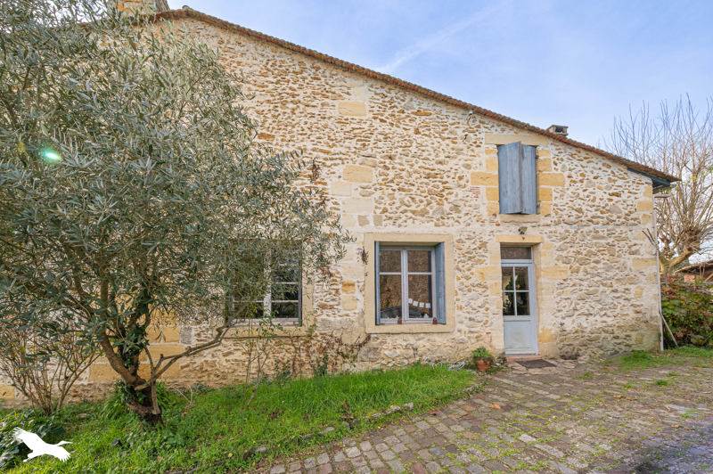 Vente Maison ST SELVE - 8 pièces -244 m² - (33650)