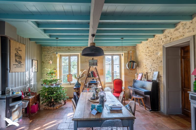Vente Maison ST SELVE - 8 pièces -244 m² - (33650)