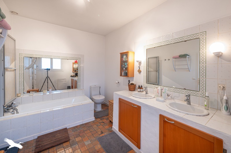 Vente Maison LA BREDE - 7 pièces -187 m² - (33650)