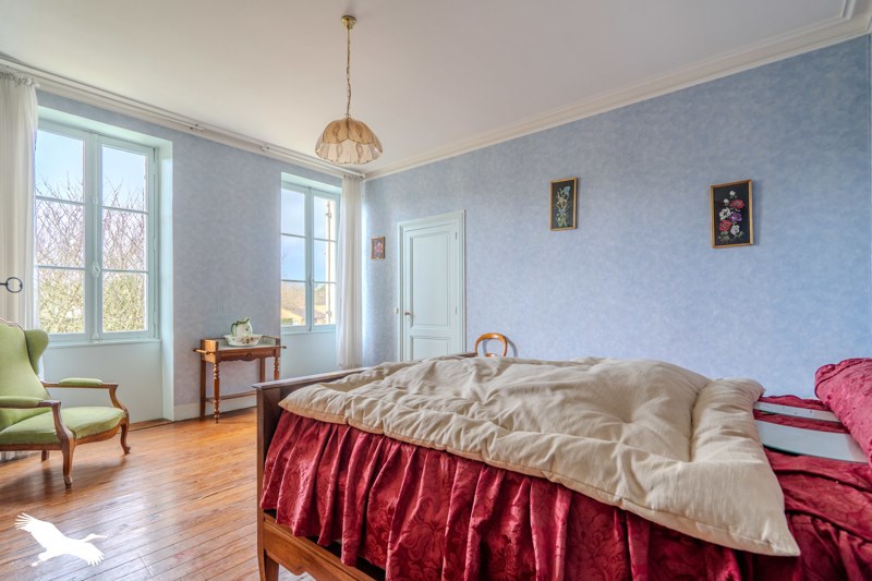Vente Maison LANDIRAS - 8 pièces -212 m² - (33720)