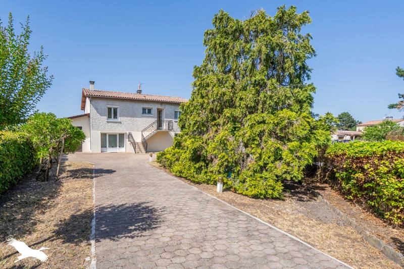 Vente Maison BEAUTIRAN - 8 pièces -160 m² - (33640)