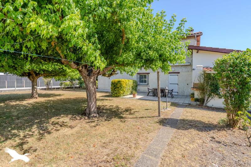 Vente Maison BEAUTIRAN - 8 pièces -160 m² - (33640)