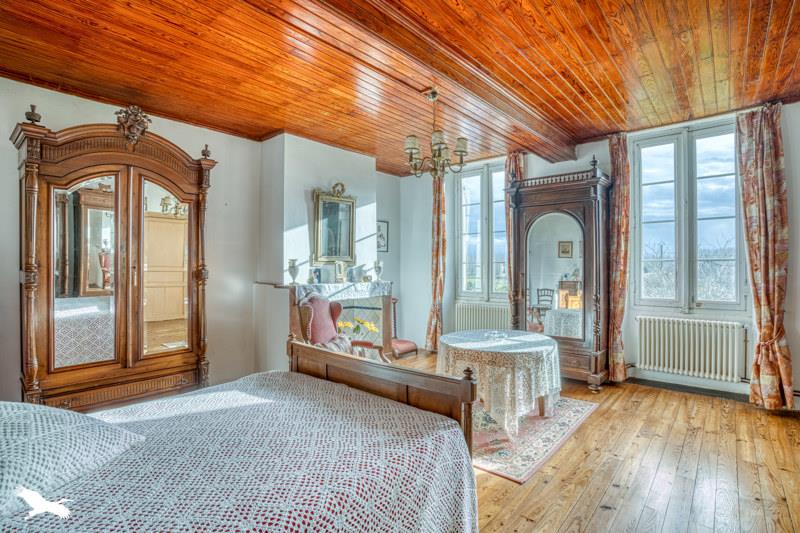 Vente Maison MEILHAN SUR GARONNE - 6 pièces -228 m² - (47180)