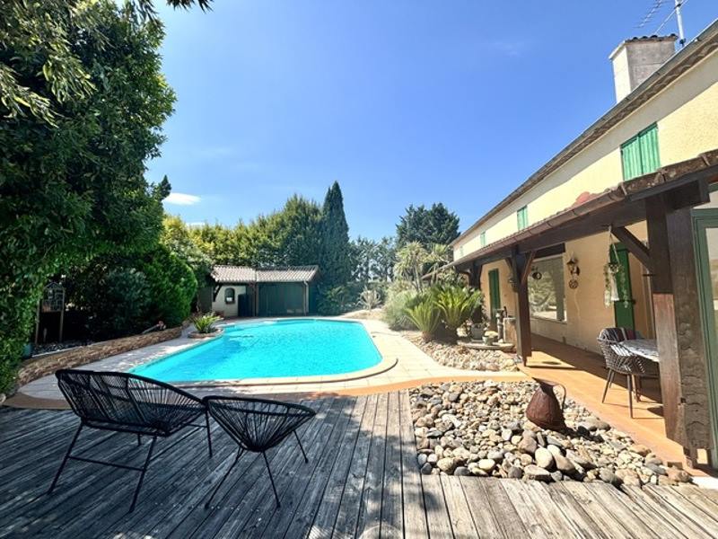 Vente Maison Sainte-Bazeille - 7 pièces -252 m² - (47180)