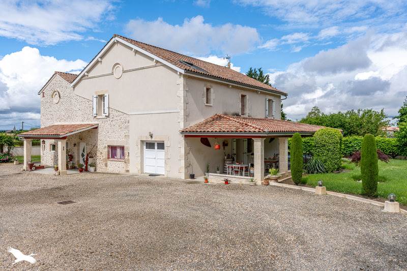Vente Maison STE BAZEILLE - 8 pièces -310 m² - (47180)