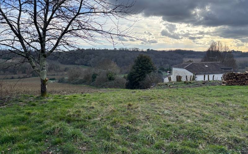 Terrain 4 pièces · à Saint-Michel-de-Lapujade · 35 400 €