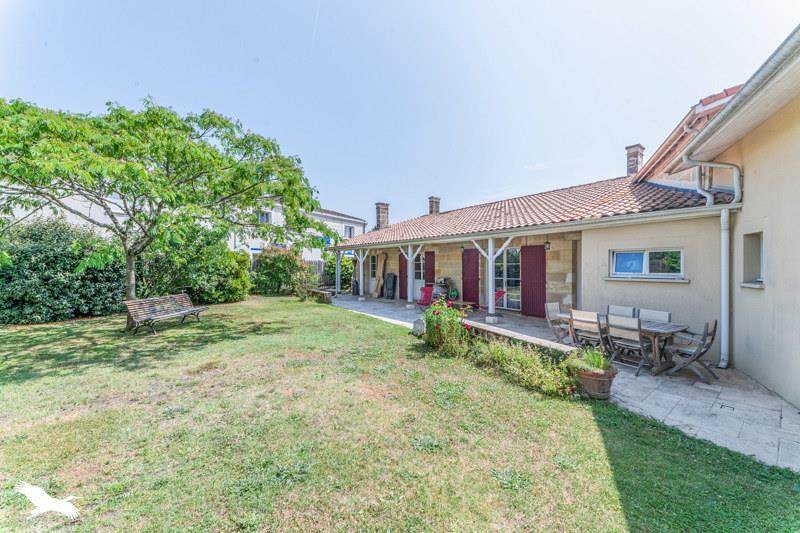 Vente Maison LEOGNAN - 8 pièces -187 m² - (33850)