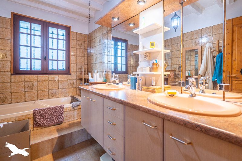 Vente Maison LEOGNAN - 7 pièces -143 m² - (33850)