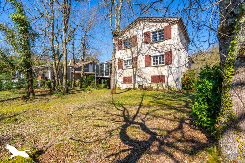 Vente Maison LEOGNAN - 7 pièces -199 m² - (33850)