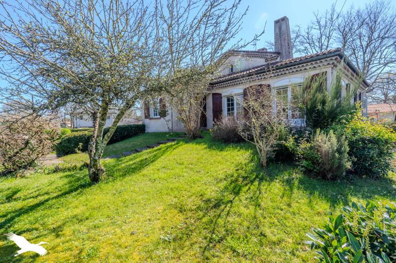Vente Maison LEOGNAN - 7 pièces -199 m² - (33850)