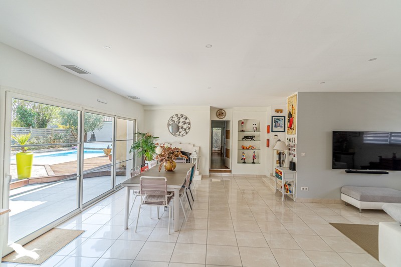 Vente Maison LEOGNAN - 6 pièces -222 m² - (33850)