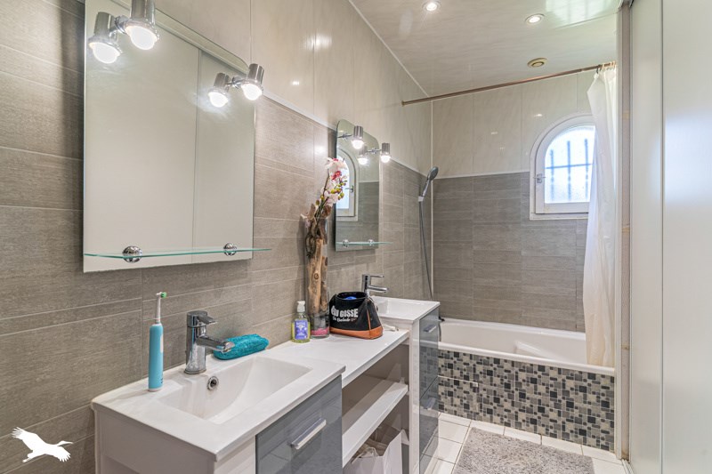 Vente Maison MARTILLAC - 5 pièces -162 m² - (33650)
