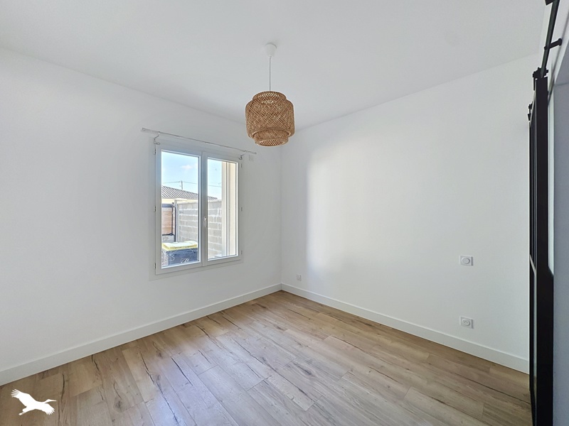 Vente Maison Saint-Médard-d'Eyrans - 5 pièces -126 m² - (33650)