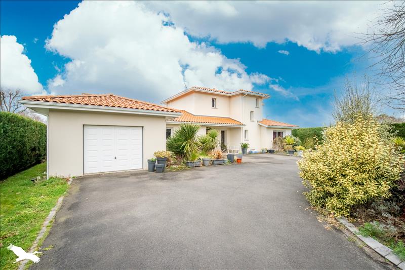 Vente Maison BISCARROSSE - 6 pièces -214 m² - (40600)