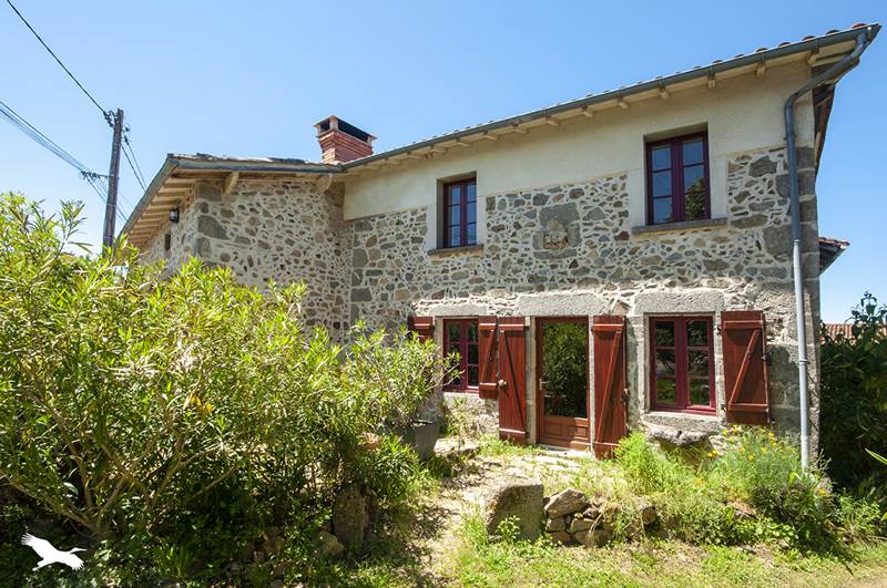 Vente Maison BUSSEROLLES - 4 pièces -205 m² - (24360)
