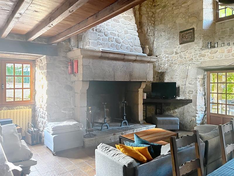 Vente Maison Abjat-sur-Bandiat - 10 pièces -177 m² - (24300)