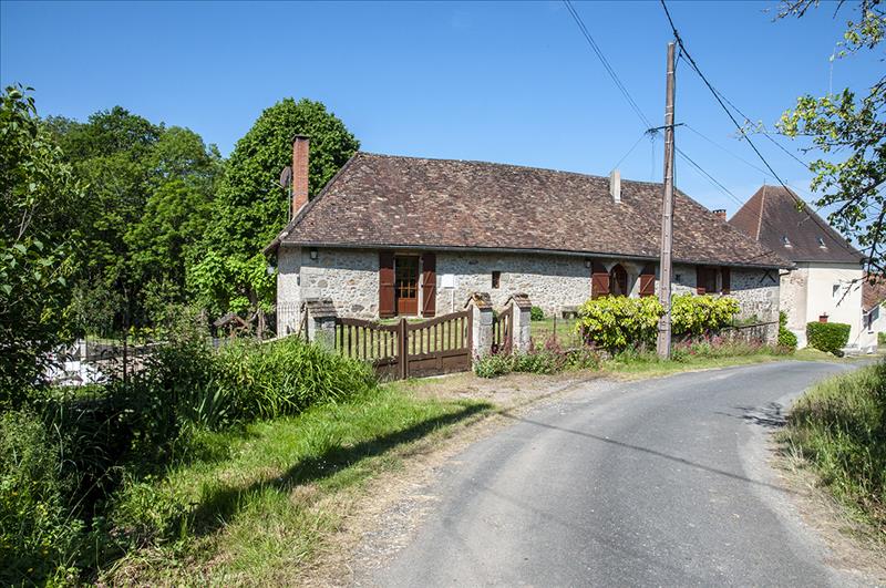 Vente Maison ABJAT SUR BANDIAT - 10 pièces -177 m² - (24300)