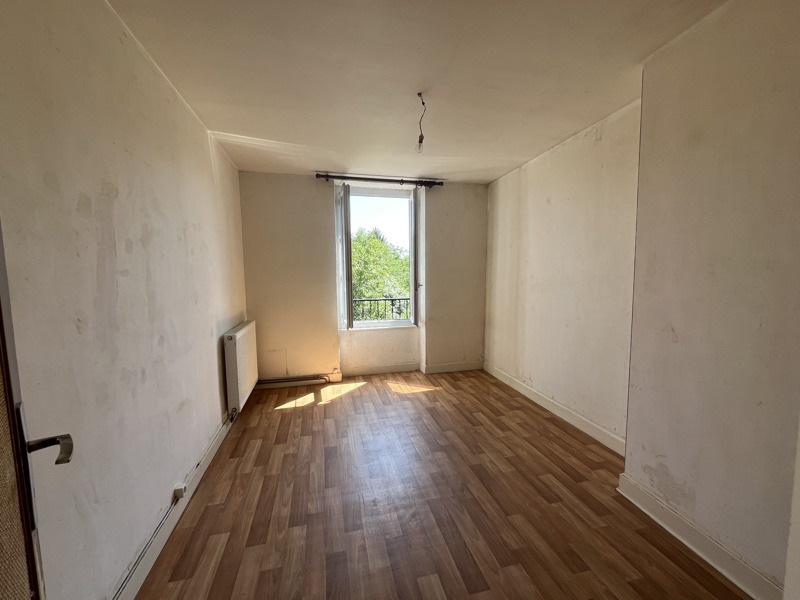 Vente Maison Saint-Saud-Lacoussière - 6 pièces -156 m² - (24470)