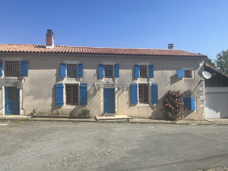 Vente Maison NONTRON - 7 pièces -142 m² - (24300)