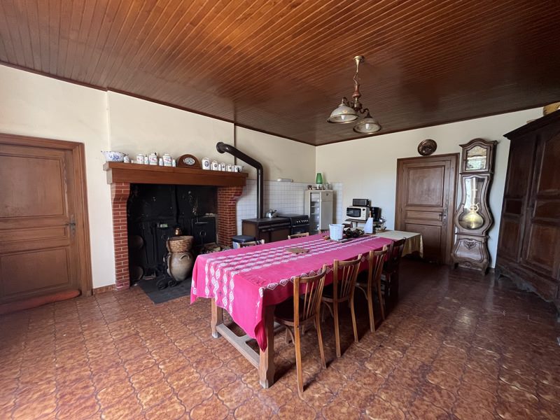 Vente Maison BUSSEROLLES - 4 pièces -136 m² - (24360)