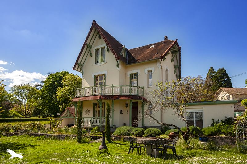 Vente Maison NONTRON - 10 pièces -189 m² - (24300)