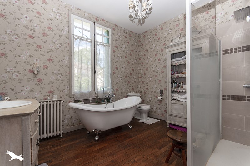 Vente Maison NONTRON - 10 pièces -189 m² - (24300)