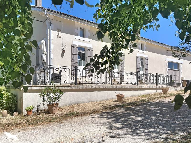 Vente Maison ST SAUD LACOUSSIERE - 9 pièces -202 m² - (24470)