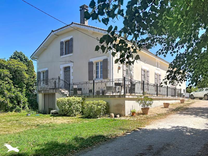 Vente Maison ST SAUD LACOUSSIERE - 9 pièces -202 m² - (24470)