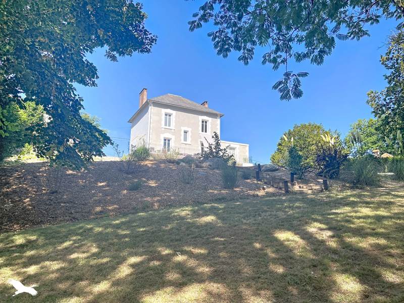 Vente Maison Piégut-Pluviers - 6 pièces -172 m² - (24360)